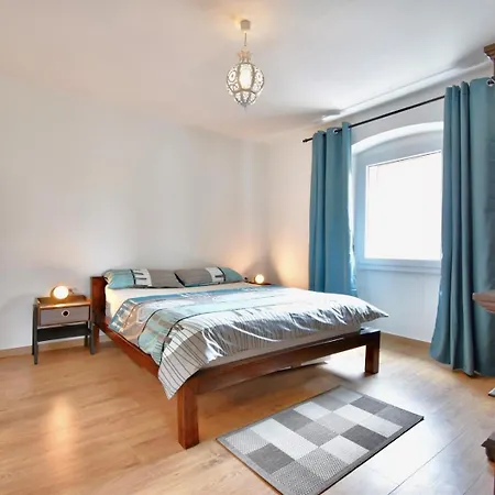 شقة Suncani Krovovi *