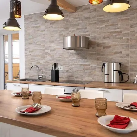 Suncani Krovovi Pula