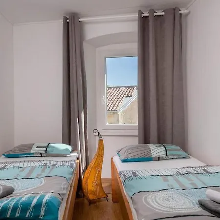 Apartment Suncani Krovovi