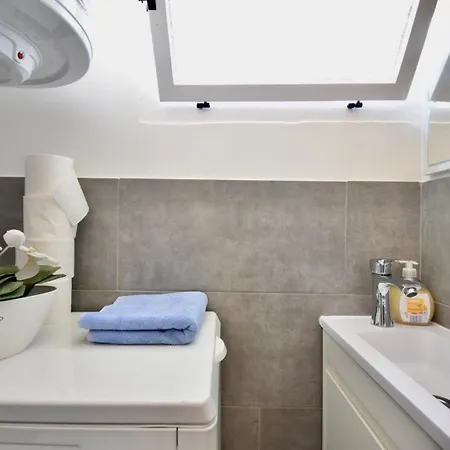 Suncani Krovovi * Pula