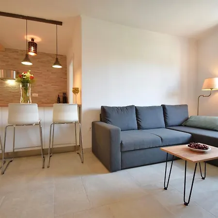 Suncani Krovovi * Пула