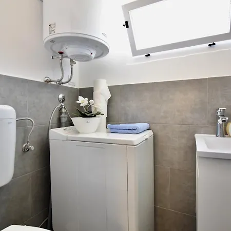 Suncani Krovovi Apartman Pula